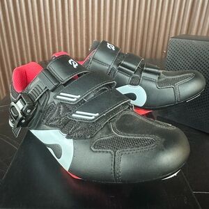 Peloton Cycling Shoes - LIKE NEW